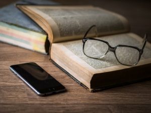 ALT = studiare portoghese brasiliano, conversazione, grammatica, app, canali Youtube, vacanze studio